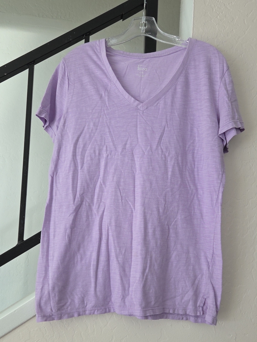 Felina Lavender V‑Neck Short Sleeve Tee Size L